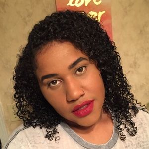 Meet your Posher, Fabiola